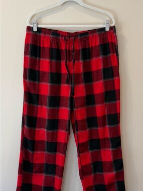 stars above Red & Black Buffalo Plaid Lounge Pants